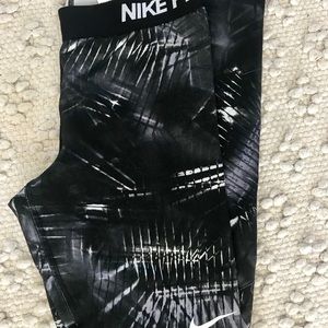 Nike-Pro full length legging- Medium